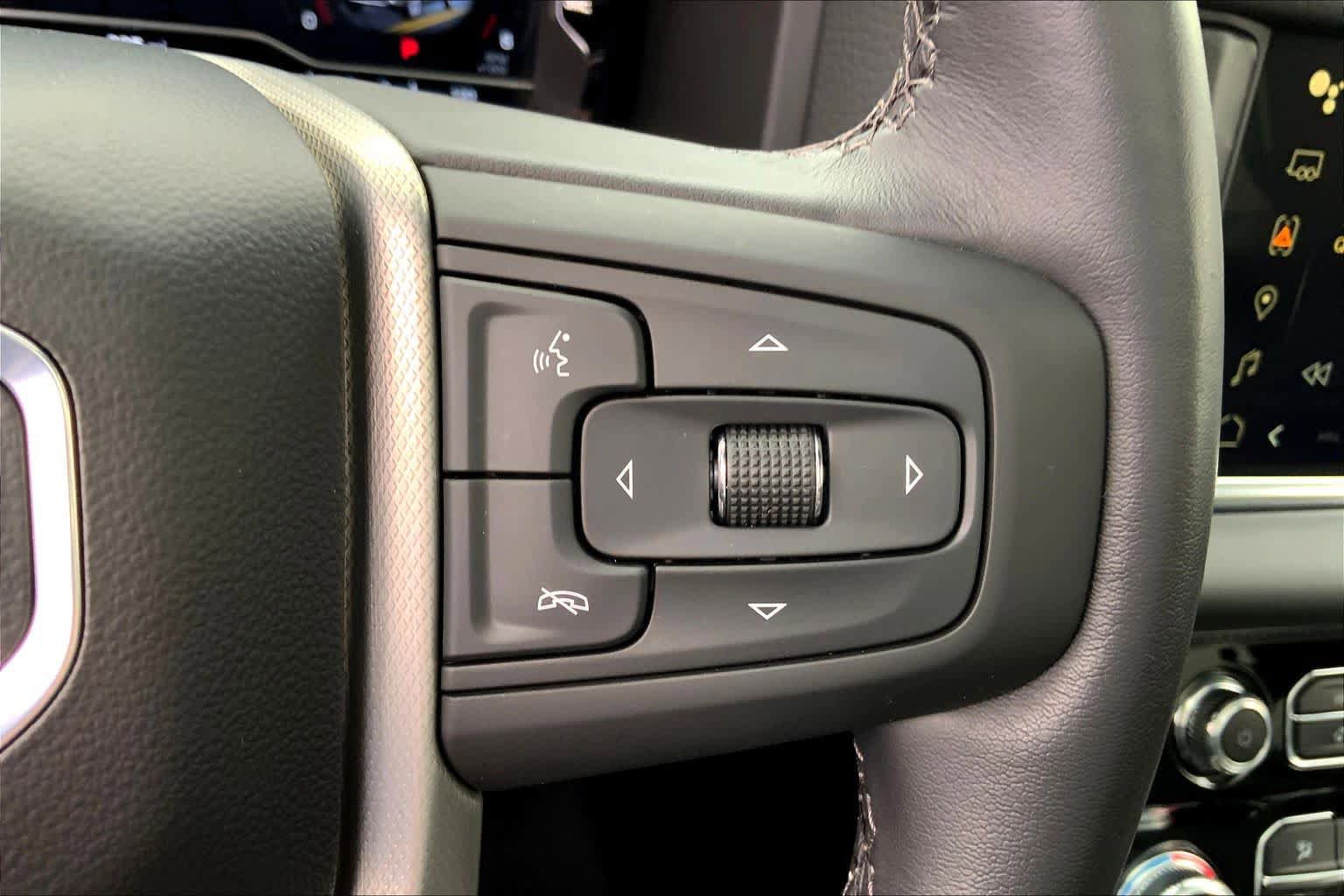 Used 2024 GMC Yukon XL Denali w/ Advanced Technology Package AWD/4WD image 24