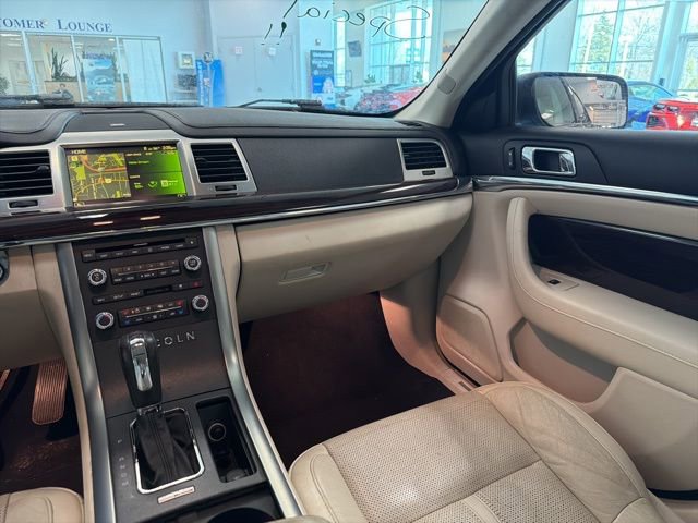 Used 2010 Lincoln MKS AWD image 27