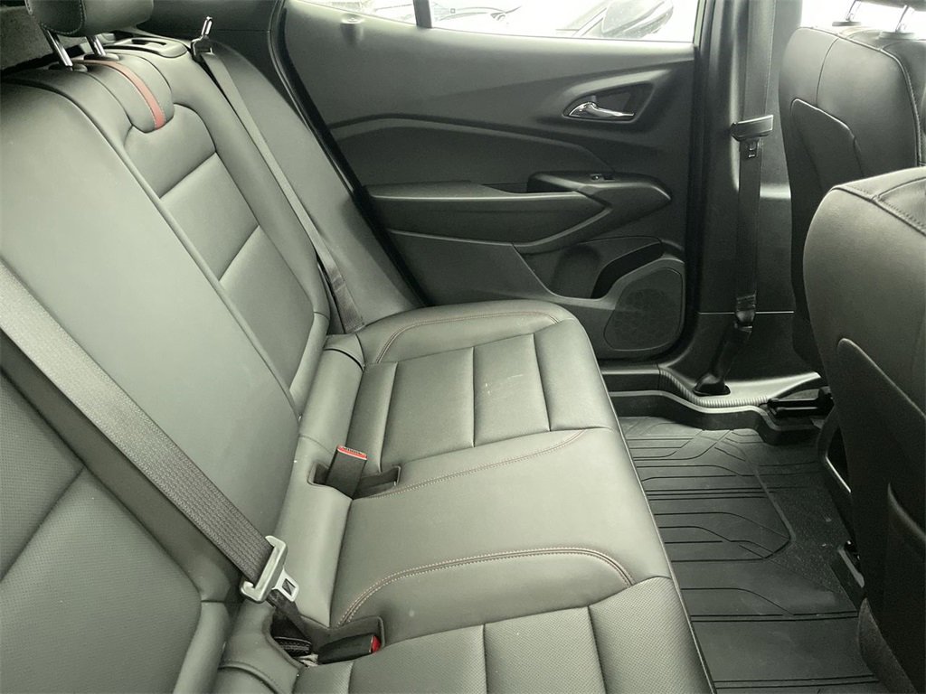 Used 2024 Chevrolet Trax RS w/ Sunroof Package image 11