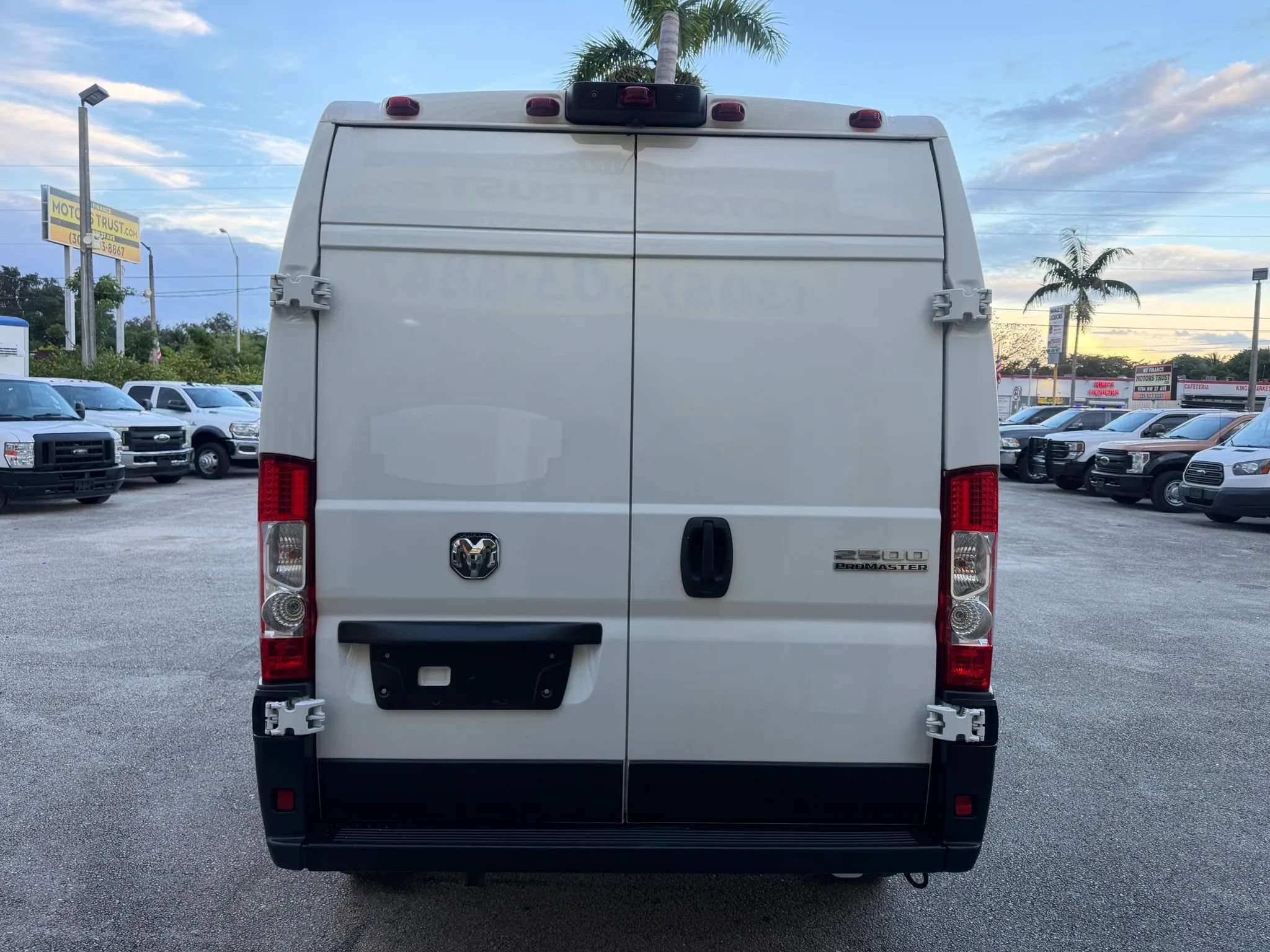 Used 2023 RAM ProMaster 2500 FWD image 4