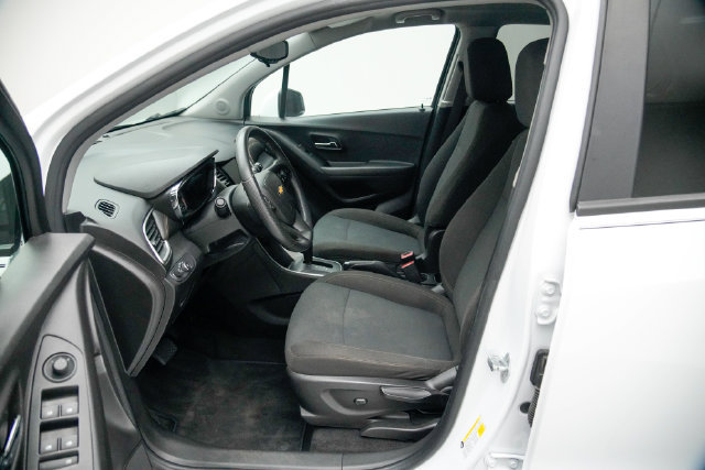 Used 2020 Chevrolet Trax LS w/ Tint and Cruise Package FWD image 23