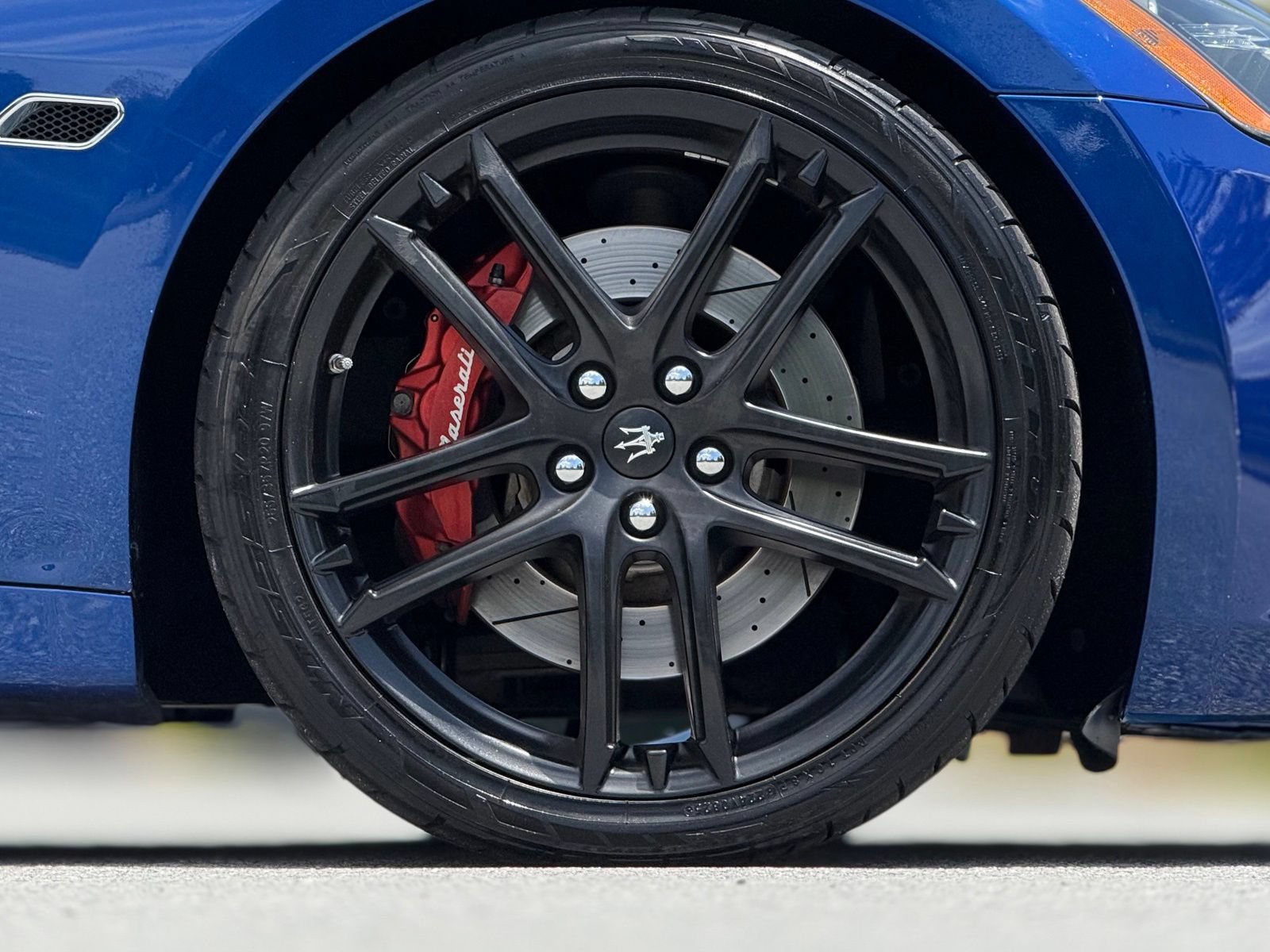 Used 2017 Maserati GranTurismo Sport RWD image 21