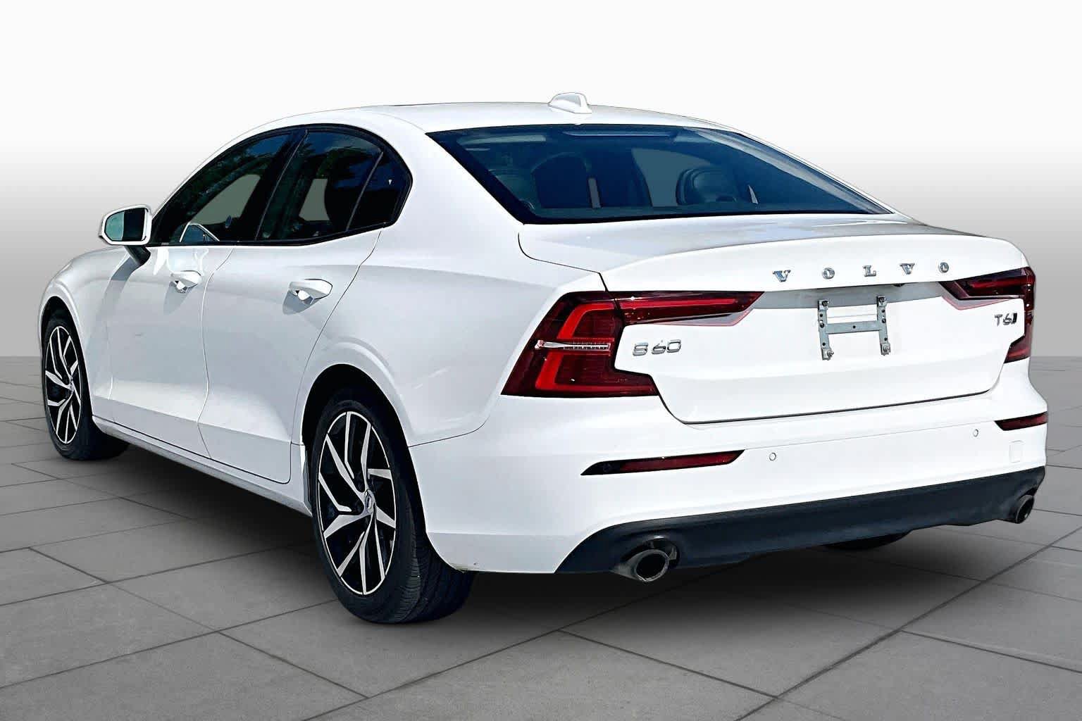 Used 2020 Volvo S60 T6 Momentum AWD/4WD image 12