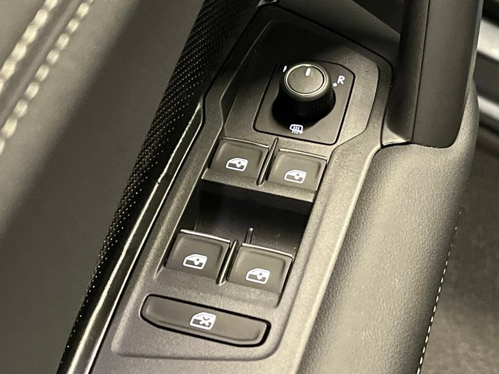 New 2026 Volkswagen Tiguan SE AWD/4WD image 18
