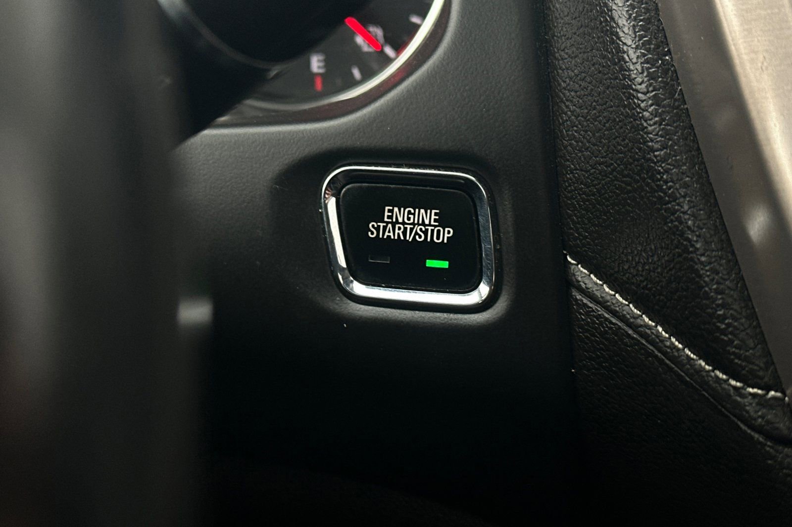 Used 2021 GMC Acadia Denali w/ Denali Technology Package AWD/4WD image 27