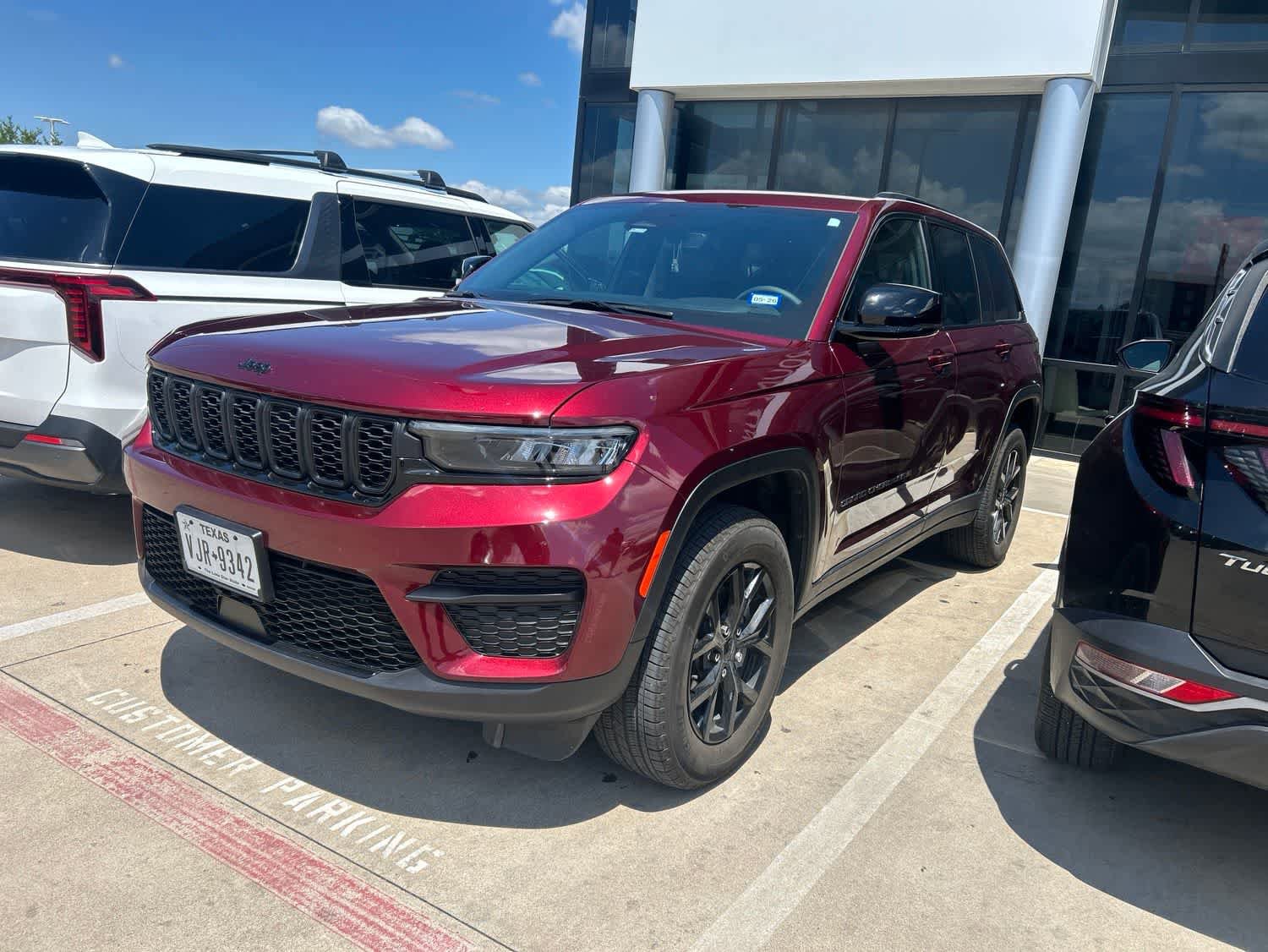 Used 2024 Jeep Grand Cherokee Altitude AWD/4WD image 1