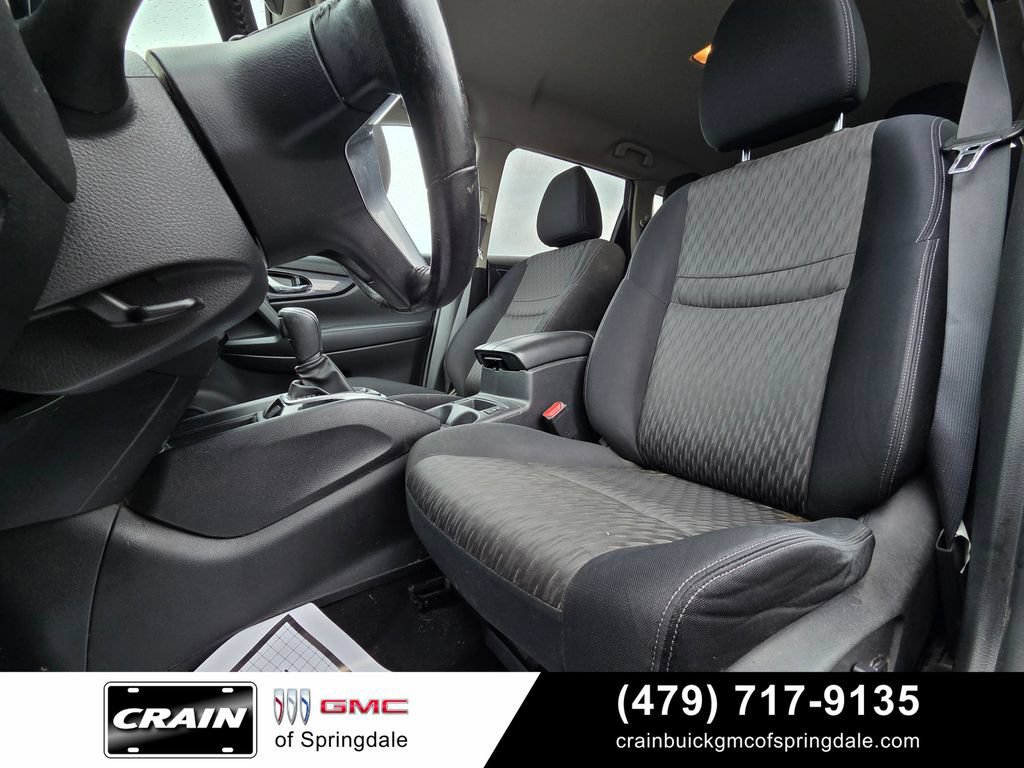 Used 2017 Nissan Rogue SV AWD/4WD image 21