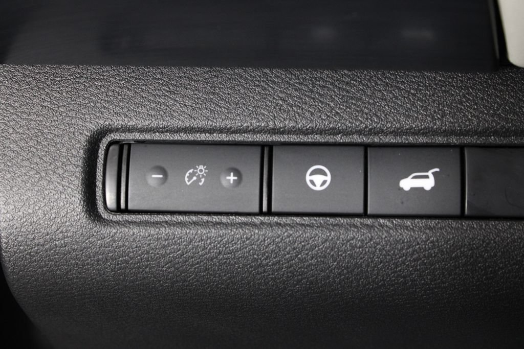 Certified 2025 Nissan Pathfinder SL w/ Cargo Package FWD image 25