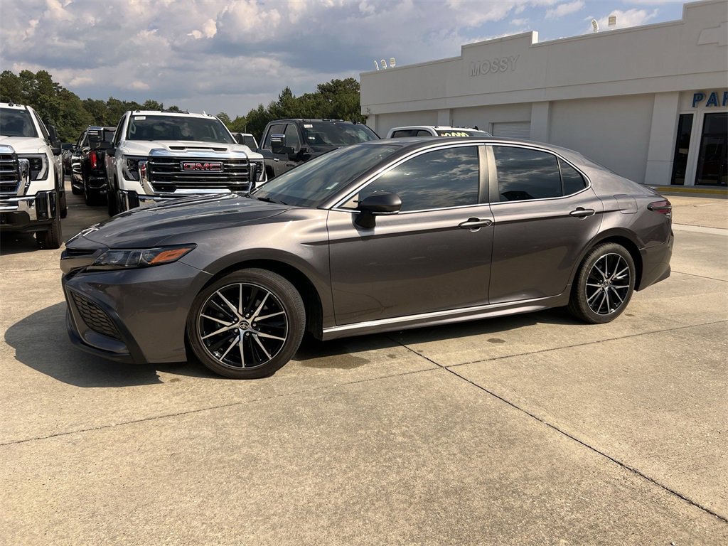 Used 2022 Toyota Camry SE