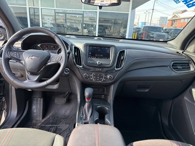 Used 2022 Chevrolet Equinox RS w/ LPO, Floor Liner Package image 3