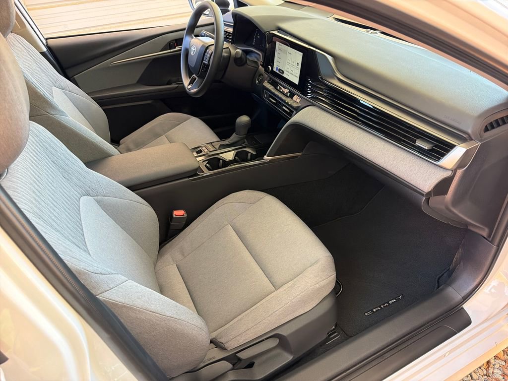 Used 2025 Toyota Camry LE w/ Convenience Package image 27