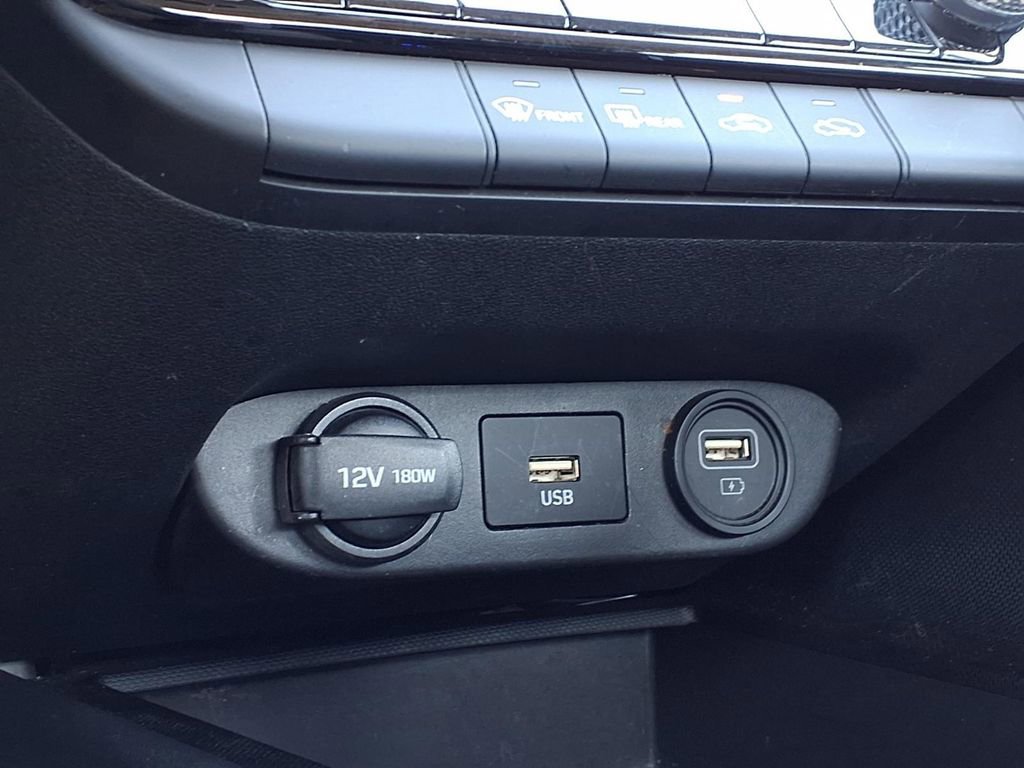 Used 2023 Hyundai Elantra SEL image 26