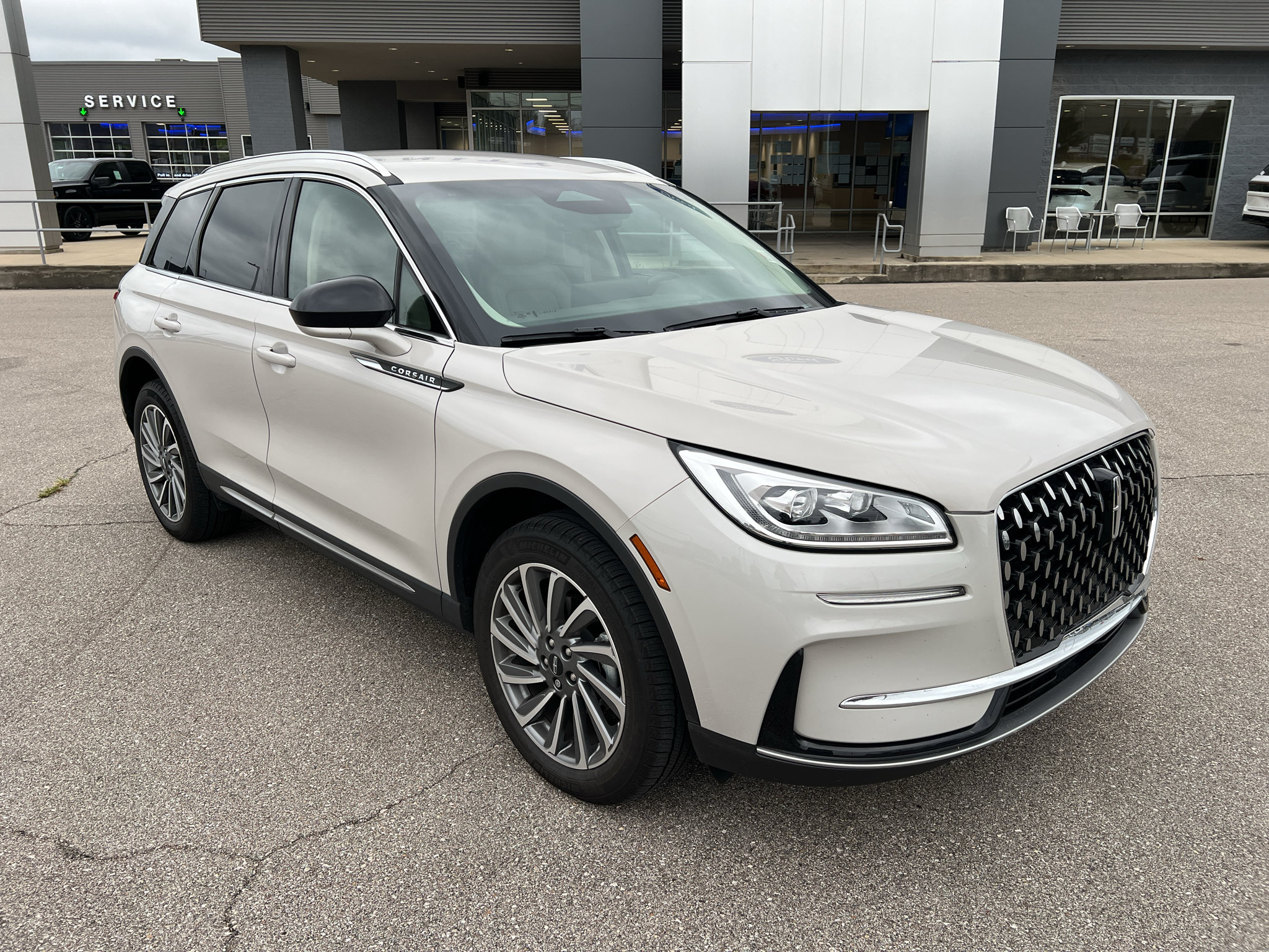 Used 2023 Lincoln Corsair Reserve AWD/4WD image 9
