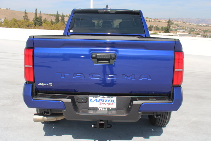 Certified 2025 Toyota Tacoma SR5 AWD/4WD image 4