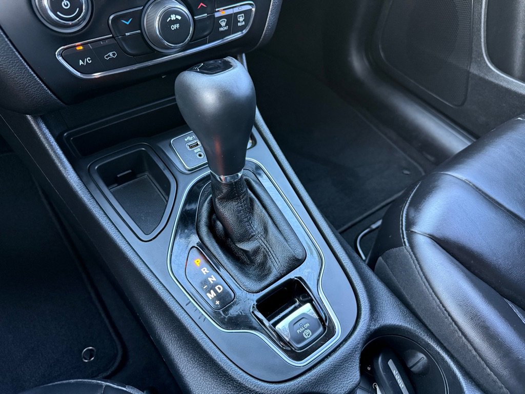 Used 2021 Jeep Cherokee Latitude Plus image 27