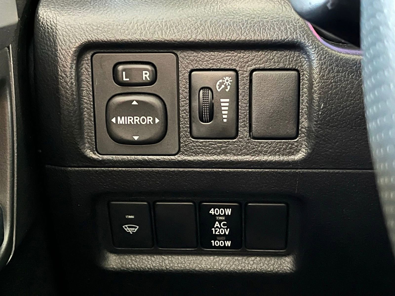Used 2018 Toyota 4Runner SR5 Premium AWD/4WD image 33