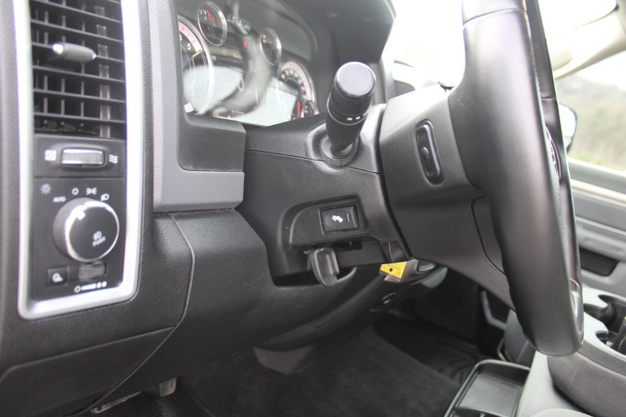 Used 2017 RAM 3500 SLT w/ Luxury Group image 23