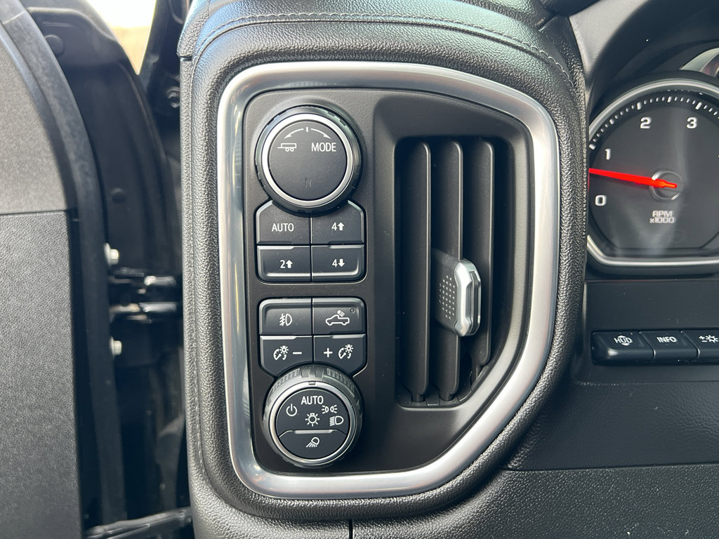 Used 2020 Chevrolet Silverado 3500 LTZ w/ LTZ Texas Edition image 18