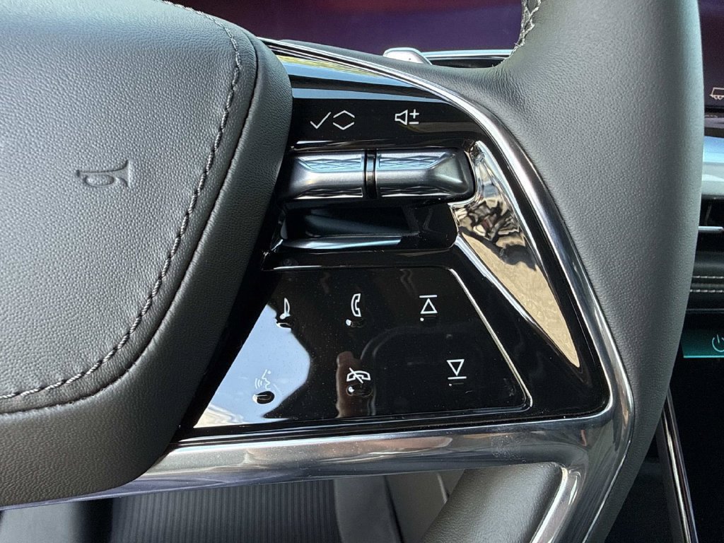 New 2026 Cadillac Escalade ESV Platinum Luxury w/ LPO, Floor Liner Package AWD/4WD image 31