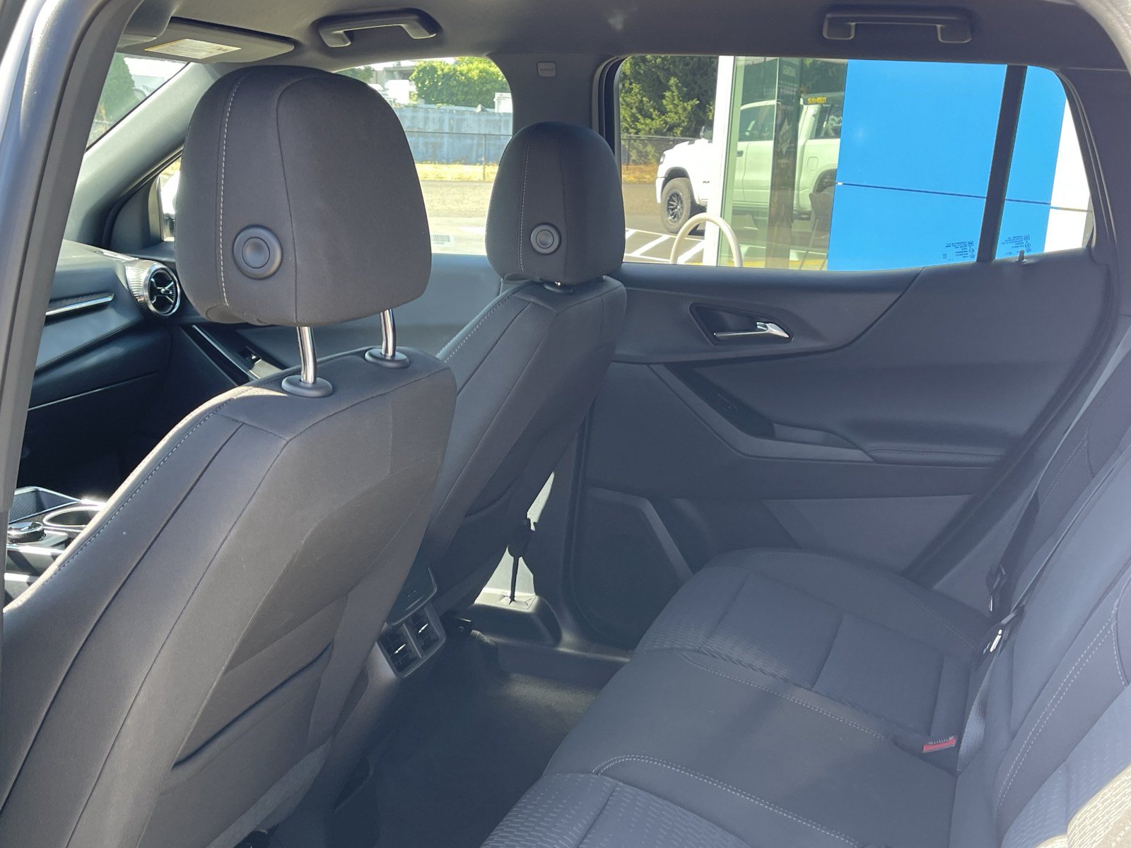 Used 2026 Chevrolet Equinox LT AWD/4WD image 14