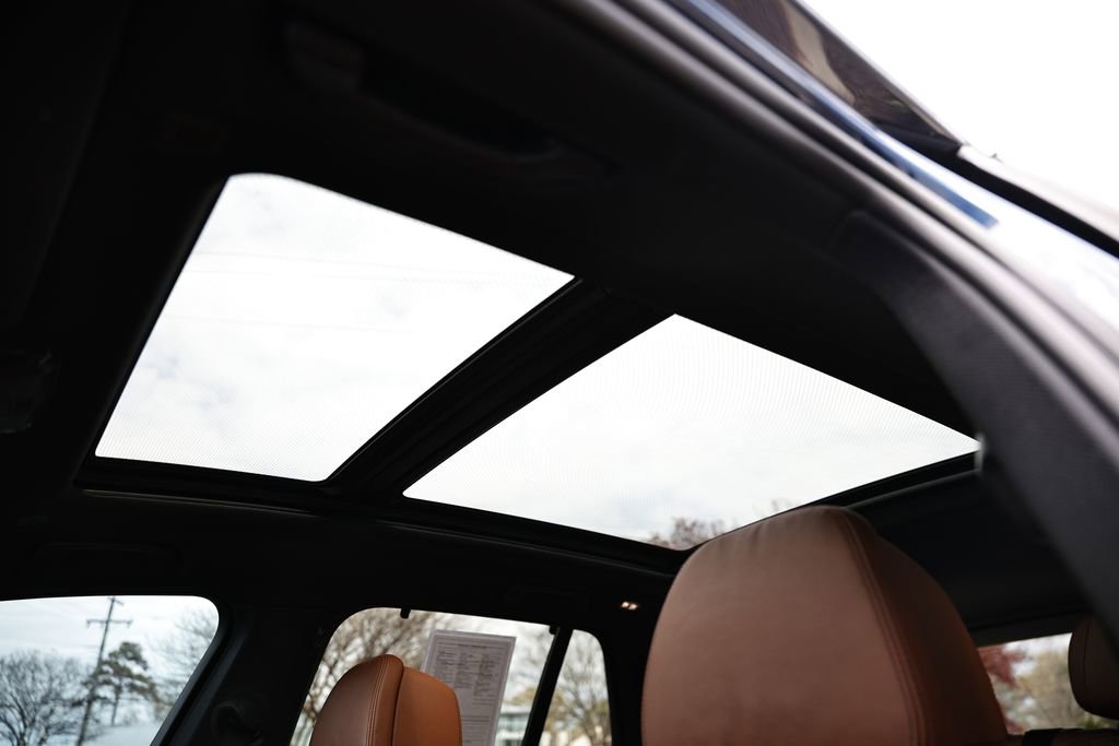 Used 2023 BMW X5 M50i w/ Executive Package image 20