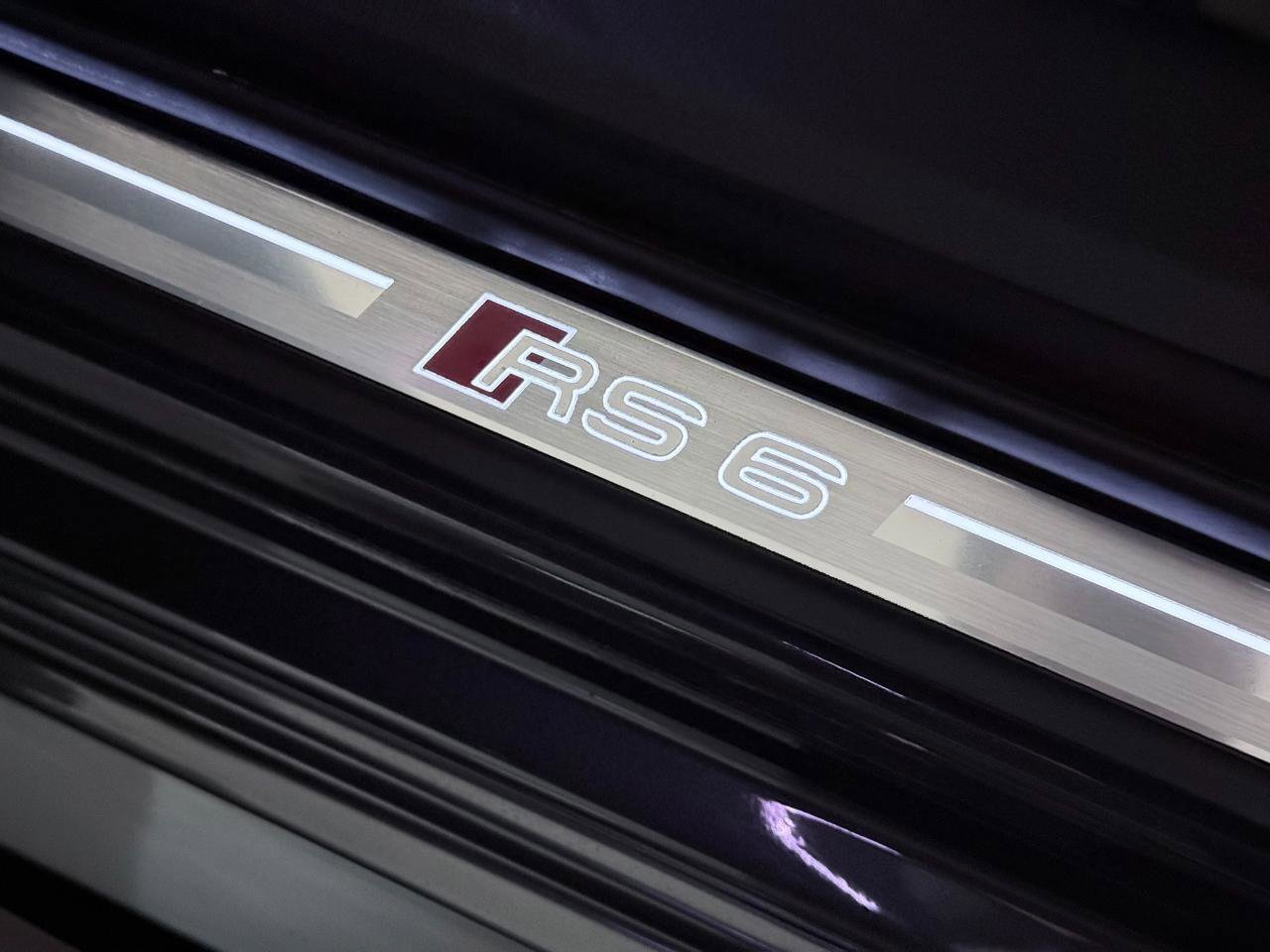 Used 2022 Audi RS 6 w/ Executive Package image 21