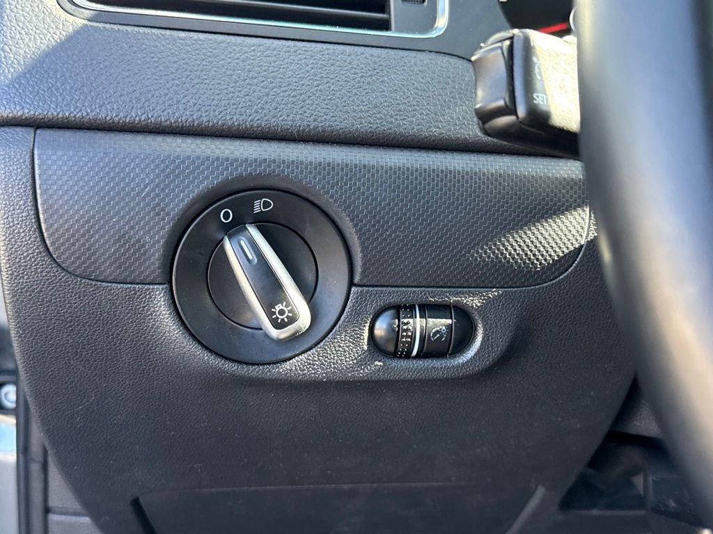 Used 2012 Volkswagen Jetta SE image 25