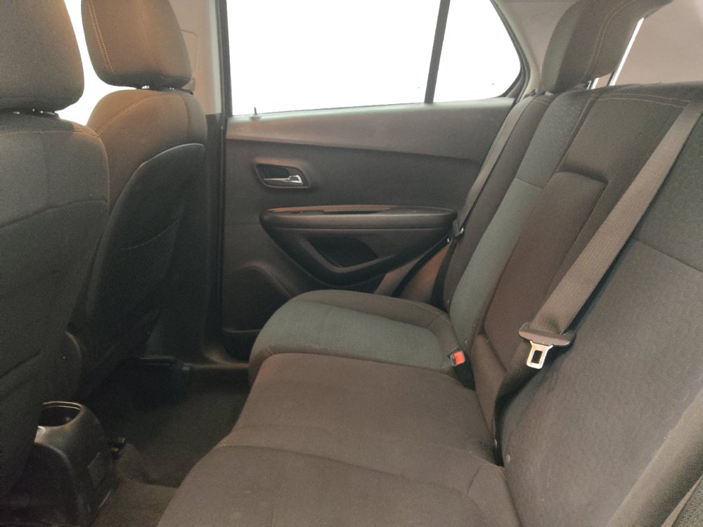 Used 2020 Chevrolet Trax LS image 18