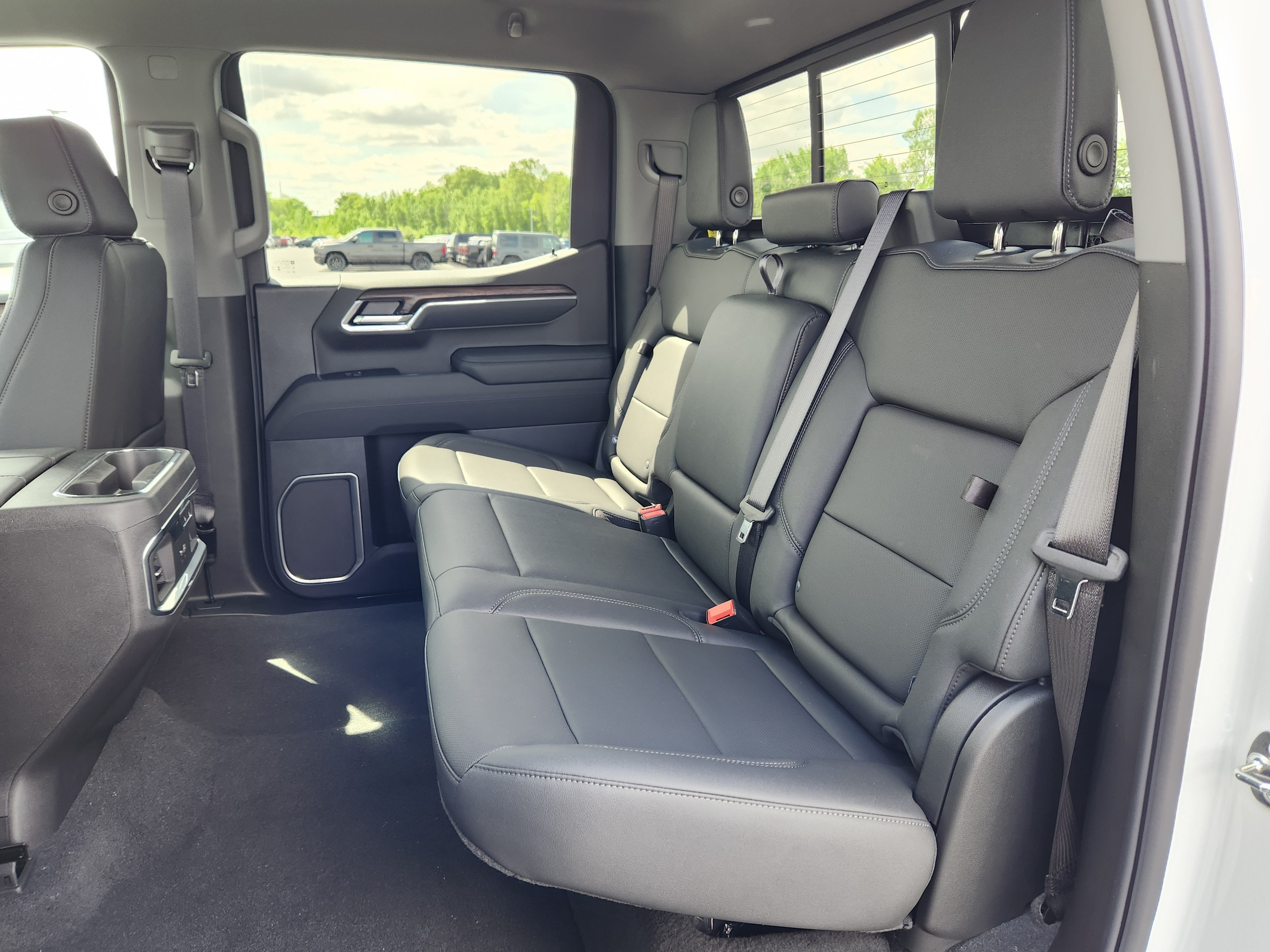 New 2026 GMC Sierra 1500 SLT w/ SLT Premium Plus Package AWD/4WD image 8