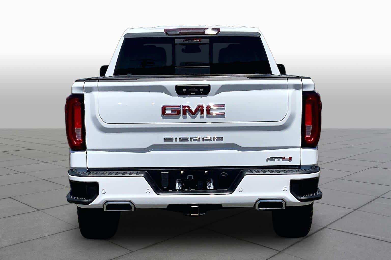 Used 2022 GMC Sierra 1500 AT4 w/ AT4 Premium Package AWD/4WD image 5