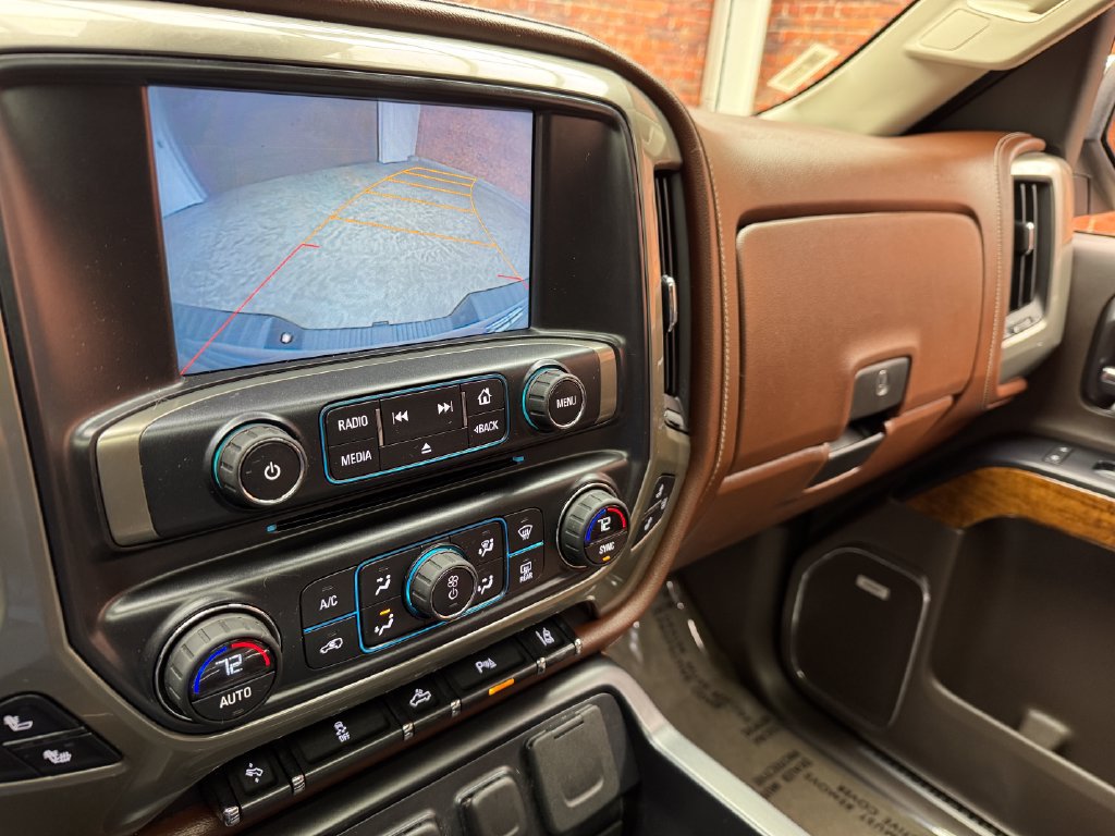 Used 2015 Chevrolet Silverado 1500 High Country w/ High Country Premium Package AWD/4WD image 20