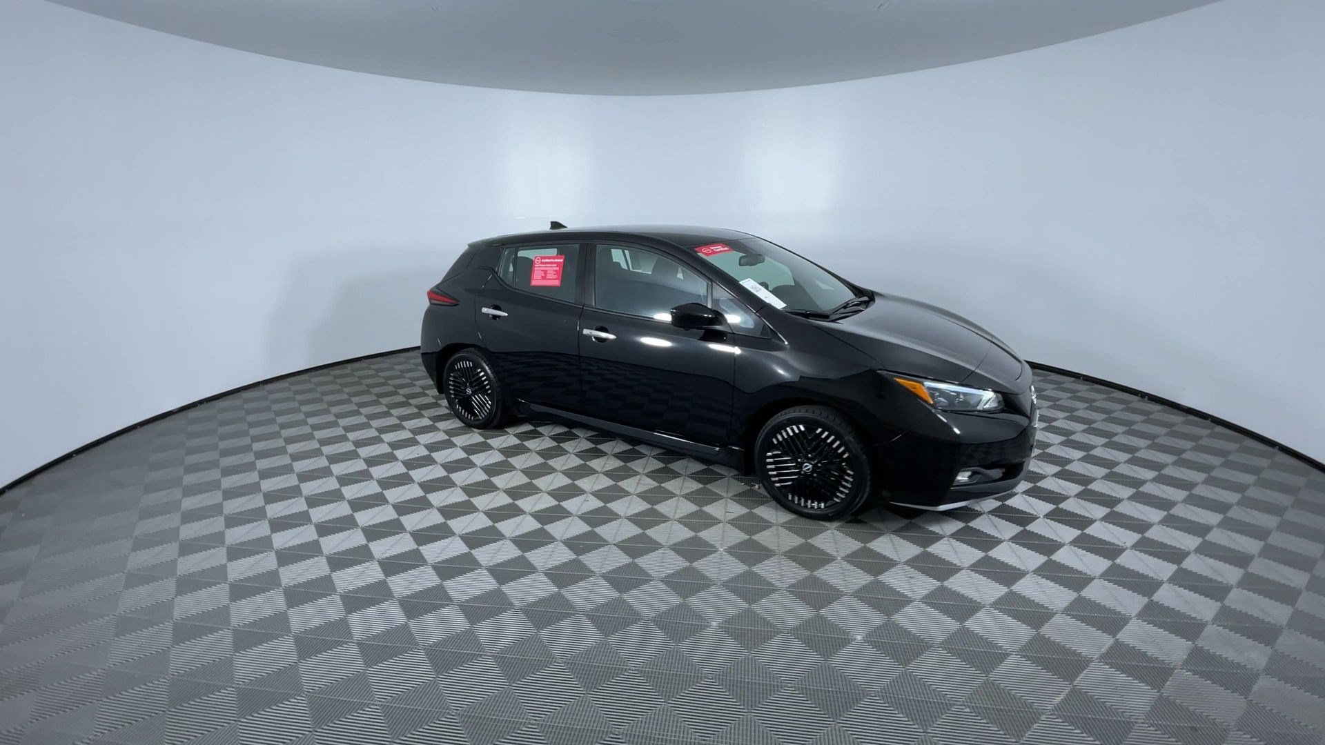 Certified 2025 Nissan Leaf SV Plus FWD image 2