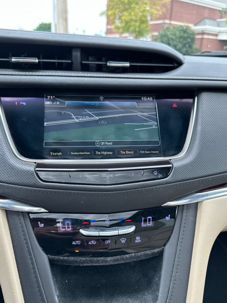 Used 2019 Cadillac XT5 Luxury w/ Advanced Security Package FWD image 15