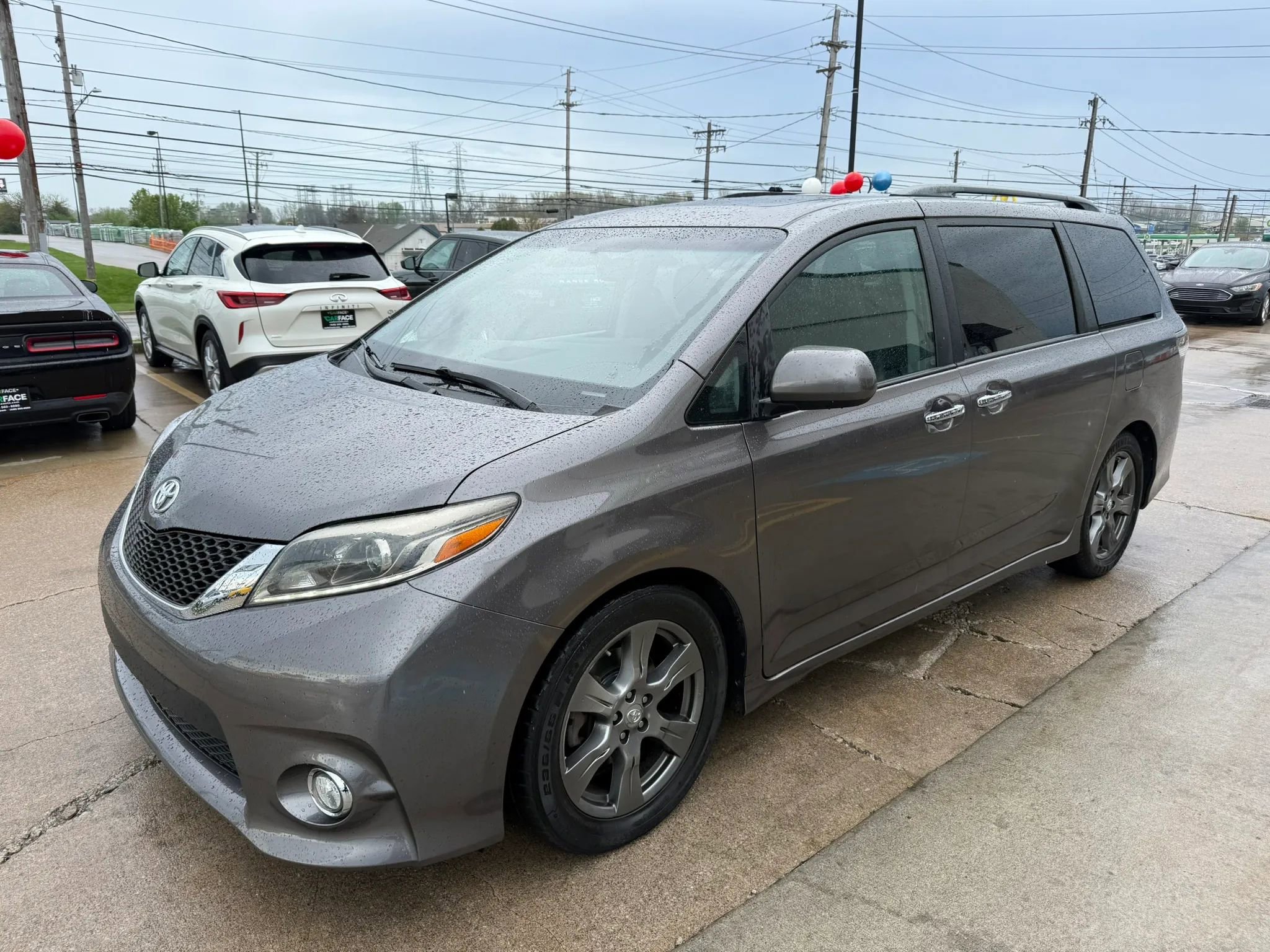 Used 2017 Toyota Sienna SE FWD image 5