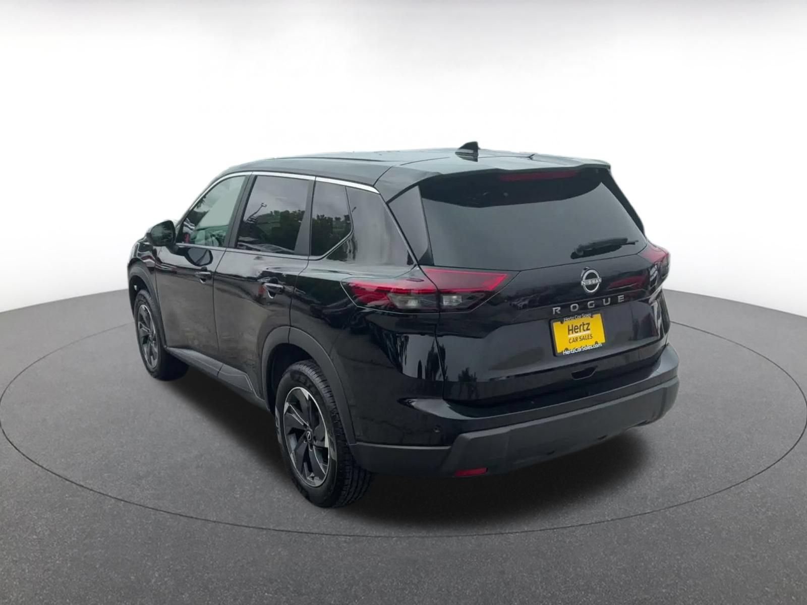 Used 2025 Nissan Rogue SV FWD image 10