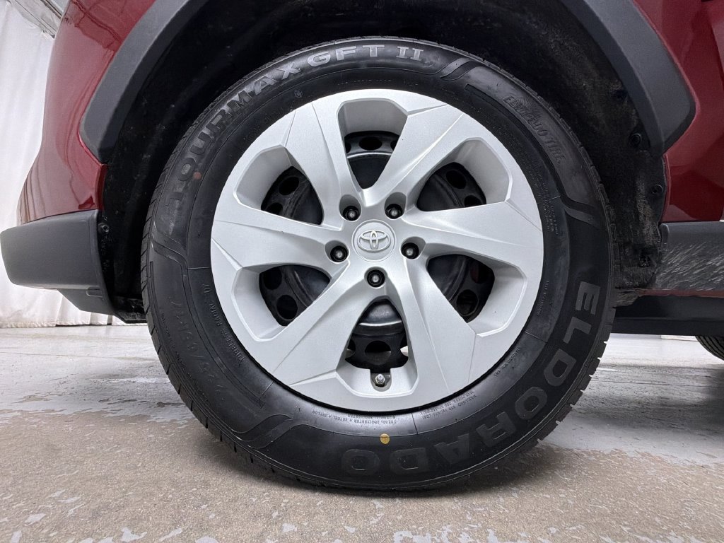 Certified 2024 Toyota RAV4 LE AWD/4WD image 15
