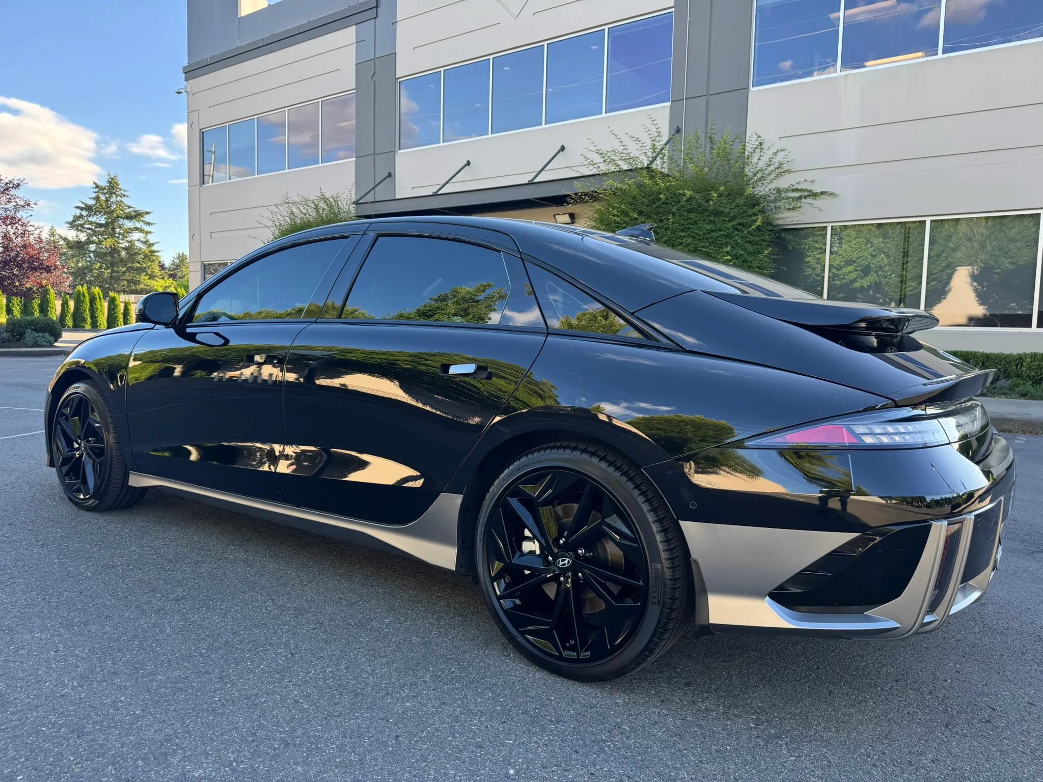 Used 2023 Hyundai Ioniq 6 Limited AWD/4WD image 6