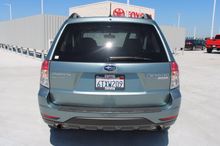 Used 2012 Subaru Forester 2.5X Premium w/ All-Weather Pkg AWD/4WD image 4