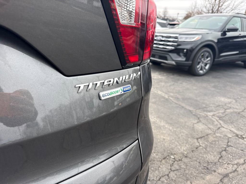 Used 2019 Ford Escape Titanium image 11