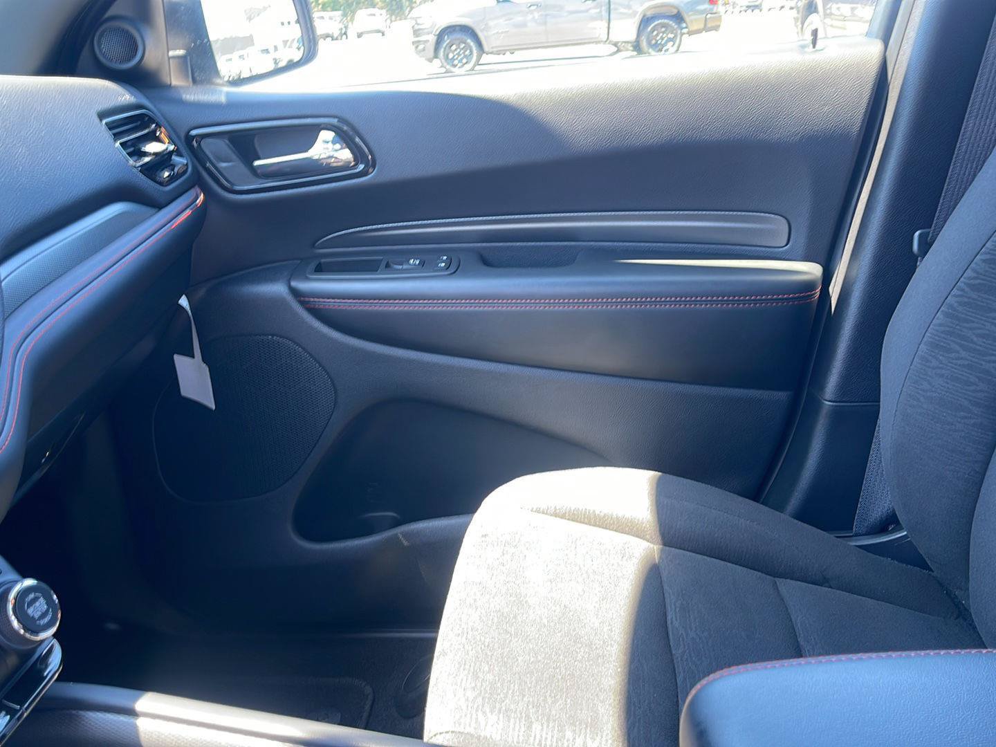 Used 2025 Dodge Durango GT RWD image 29