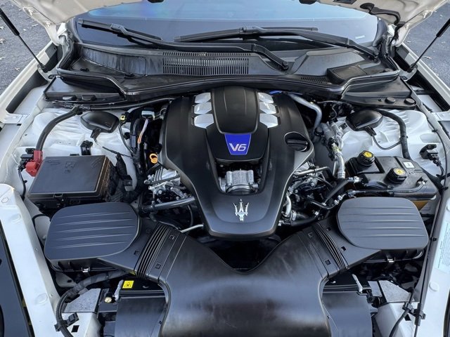 Used 2019 Maserati Quattroporte S image 2