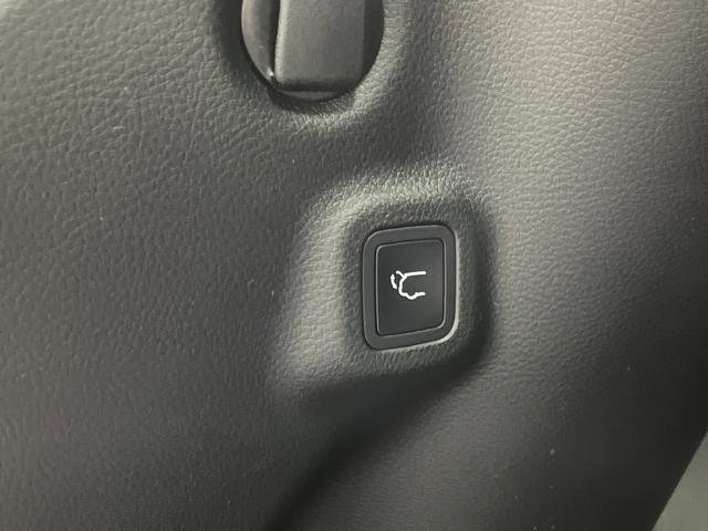 New 2026 Jeep Compass Trailhawk w/ Sun, Sound & Navigation Group image 16
