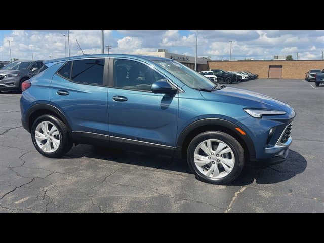 Certified 2024 Buick Encore GX Preferred w/ Comfort Package AWD/4WD image 2