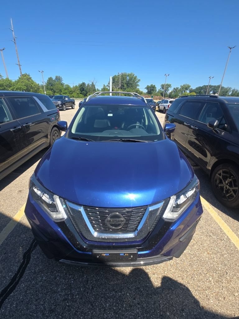 Used 2017 Nissan Rogue SL w/ SL Premium Package AWD/4WD image 3