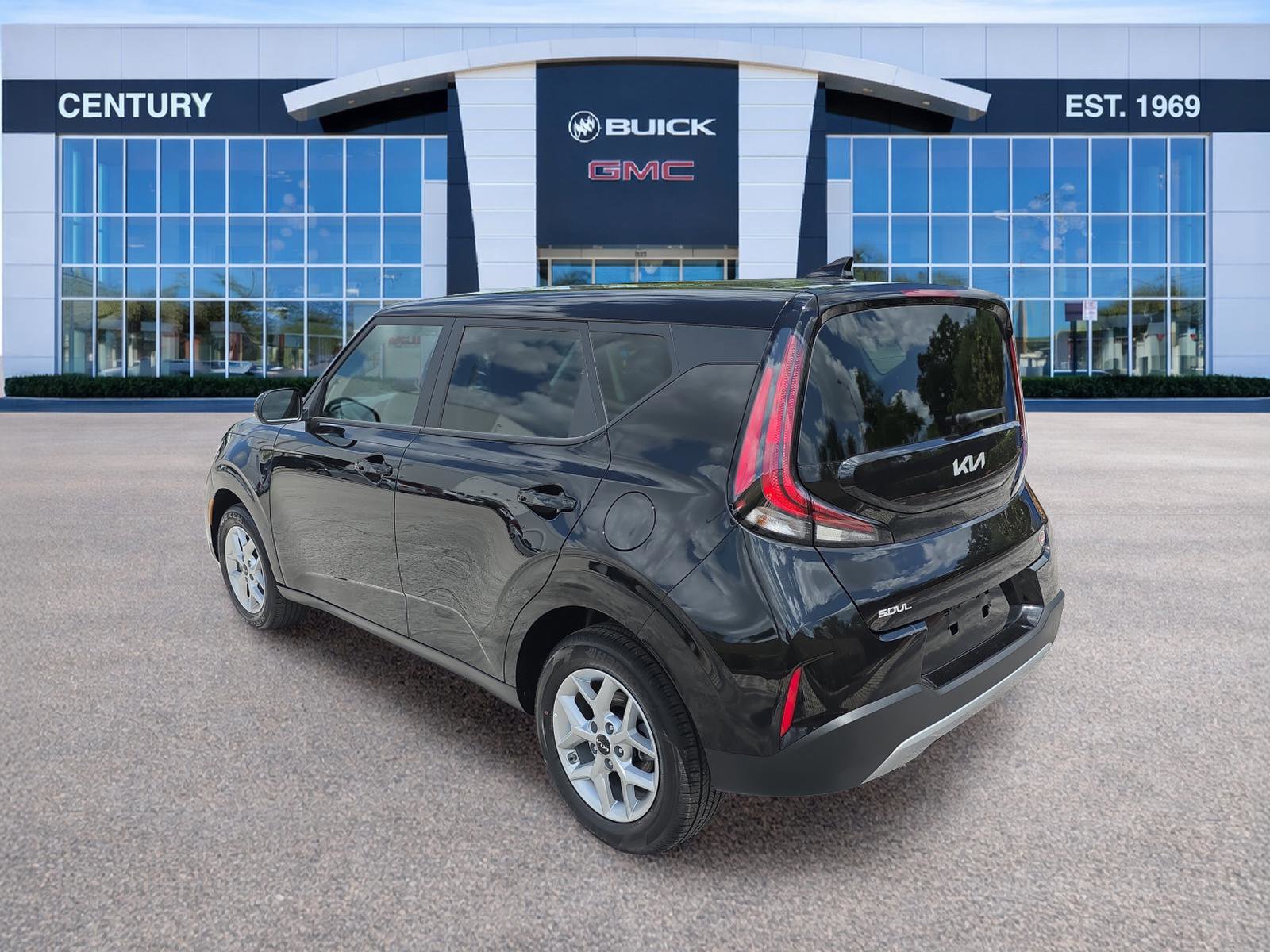 Used 2025 Kia Soul LX FWD image 6
