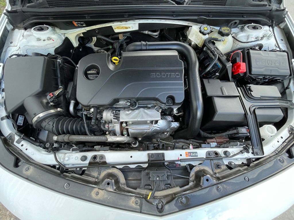 Used 2025 Chevrolet Malibu LT FWD image 32