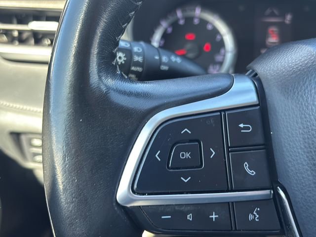 Used 2020 Toyota Highlander LE image 24