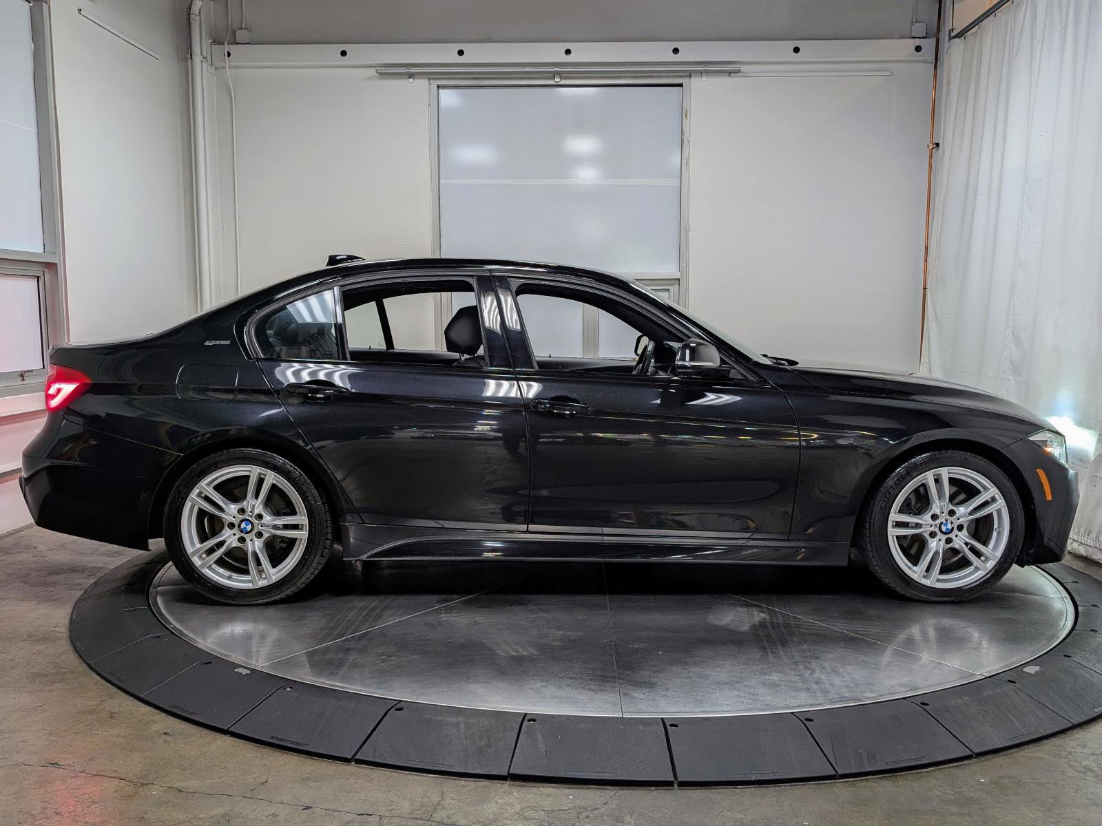 Used 2017 BMW 330e RWD image 10