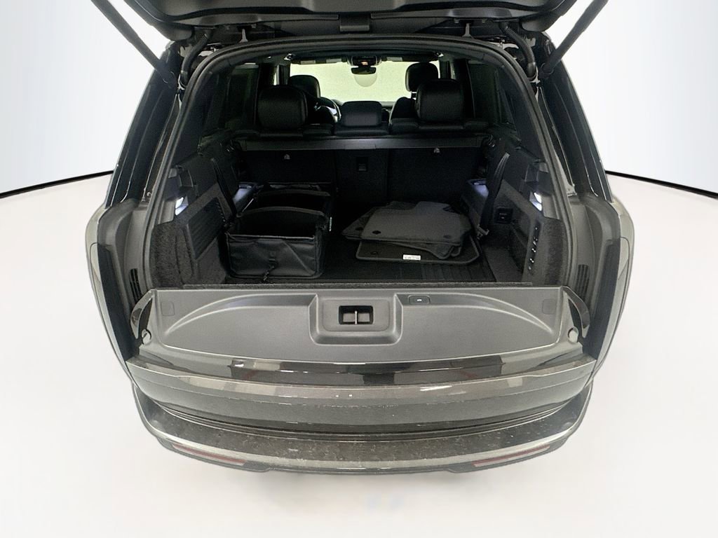 New 2026 Land Rover Range Rover Long Wheelbase SE image 26