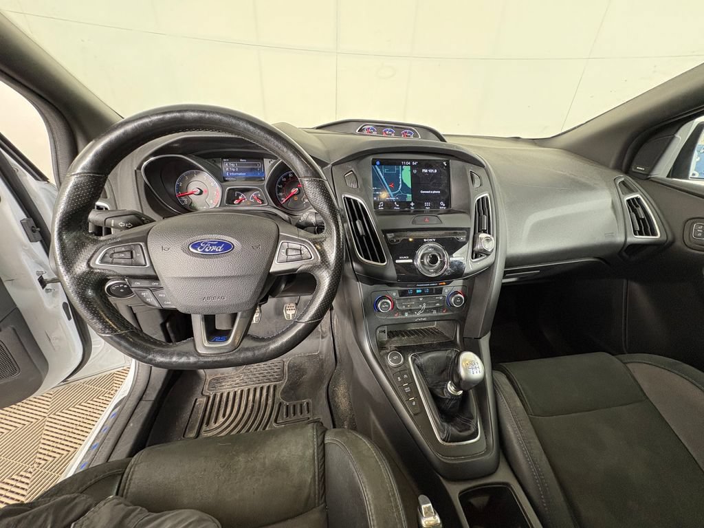 Used 2017 Ford Focus RS AWD/4WD image 8
